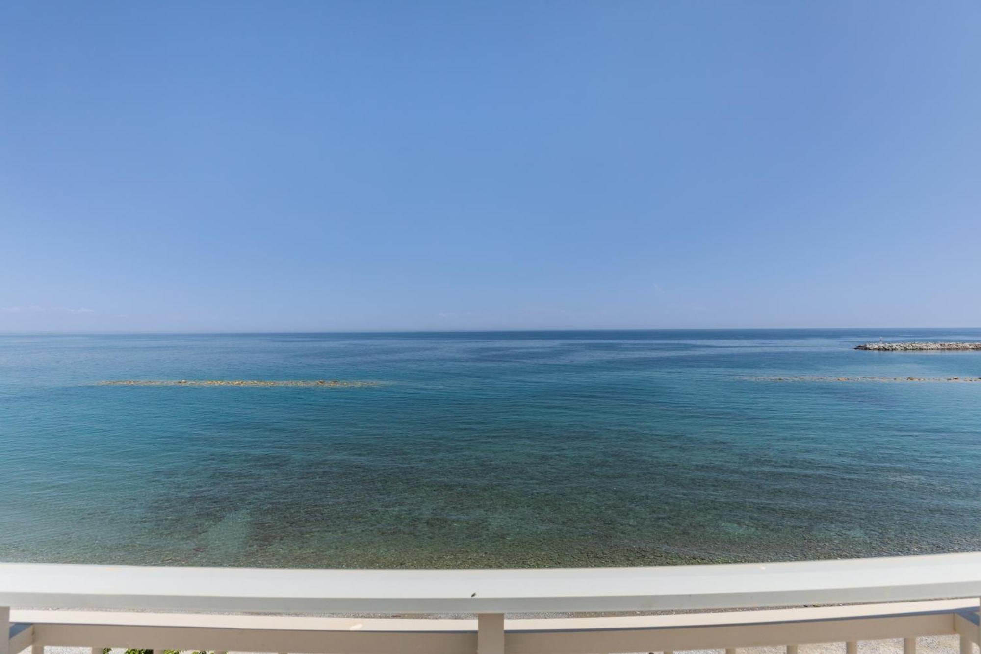 Zefyros Sea View Hotel Platamonas Bagian luar foto